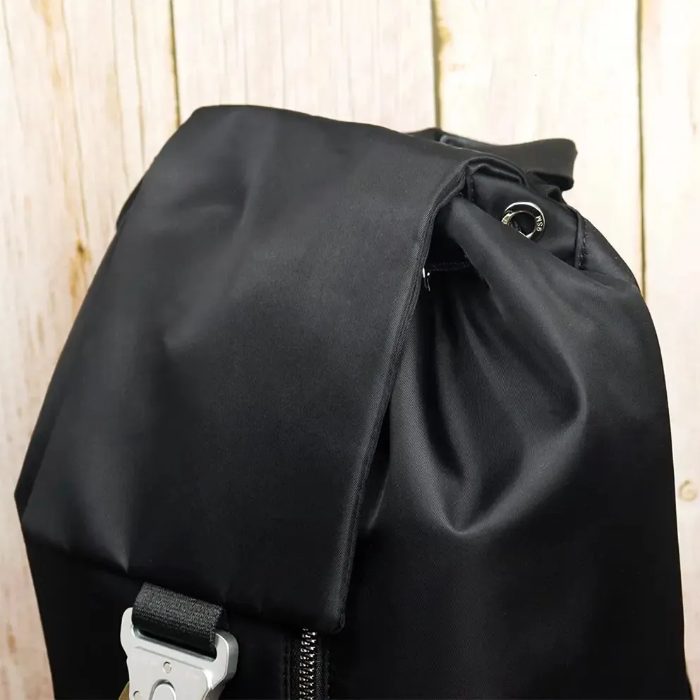 High Quality 1017 ALYX 9SM Tank Bag For Men And Women High Quality 1017 ALYX 9SM Tank Bag For Men And Women