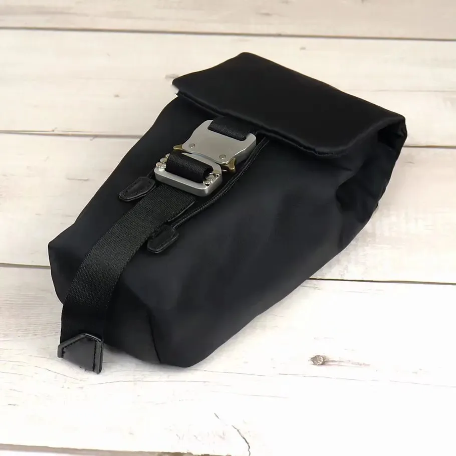 High Quality 1017 ALYX 9SM Tank Bag For Men And Women High Quality 1017 ALYX 9SM Tank Bag For Men And Women