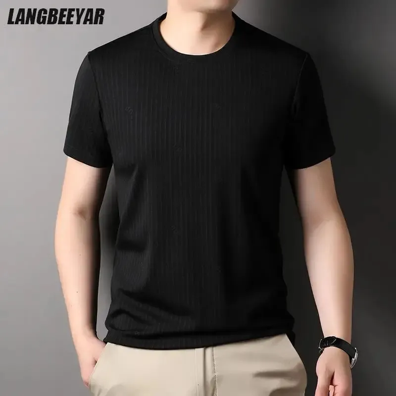 Summer Brand Tops av högsta kvalitet Designer Plain Korean Fashion Tshirt For Men Trendy Short Sleeve Casual Clothes Men 240111