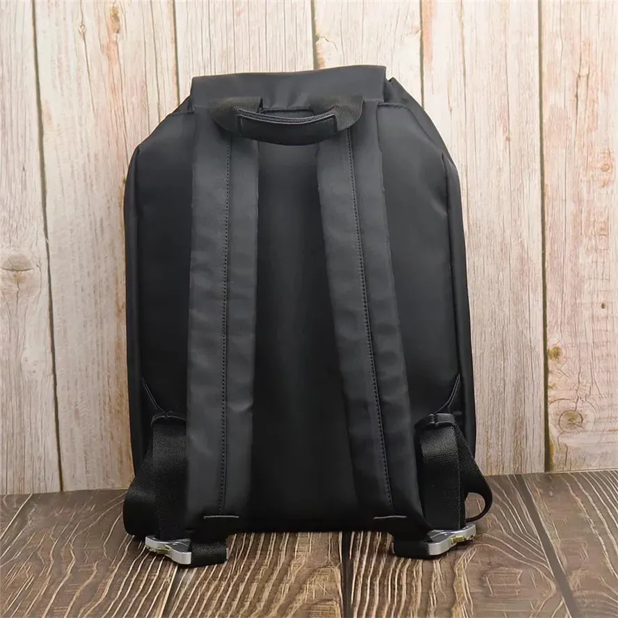 High Quality 1017 ALYX 9SM Tank Bag For Men And Women High Quality 1017 ALYX 9SM Tank Bag For Men And Women