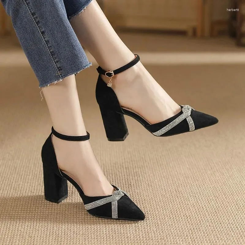 Klänningsskor Storlek 30-44 Chunky Heel Hollow Point Toe High Heels Women Solid Color Ankle Strap Rhinestone Black