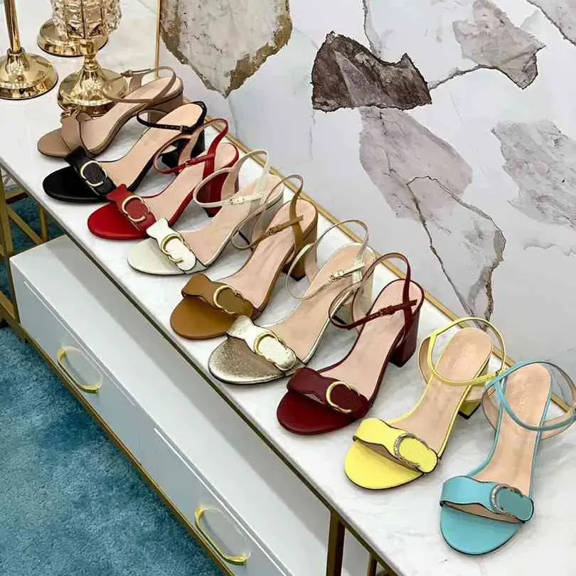 2024 Klasik Ladies Sandals Marmont Metalik Lamine Deri Yüksek-Orta Tepeli Düz Sandal Tasarımcı Plus Moda Seksi Günlük Elbise Zarif Elbise Ayakkabı Boyutu 35-42