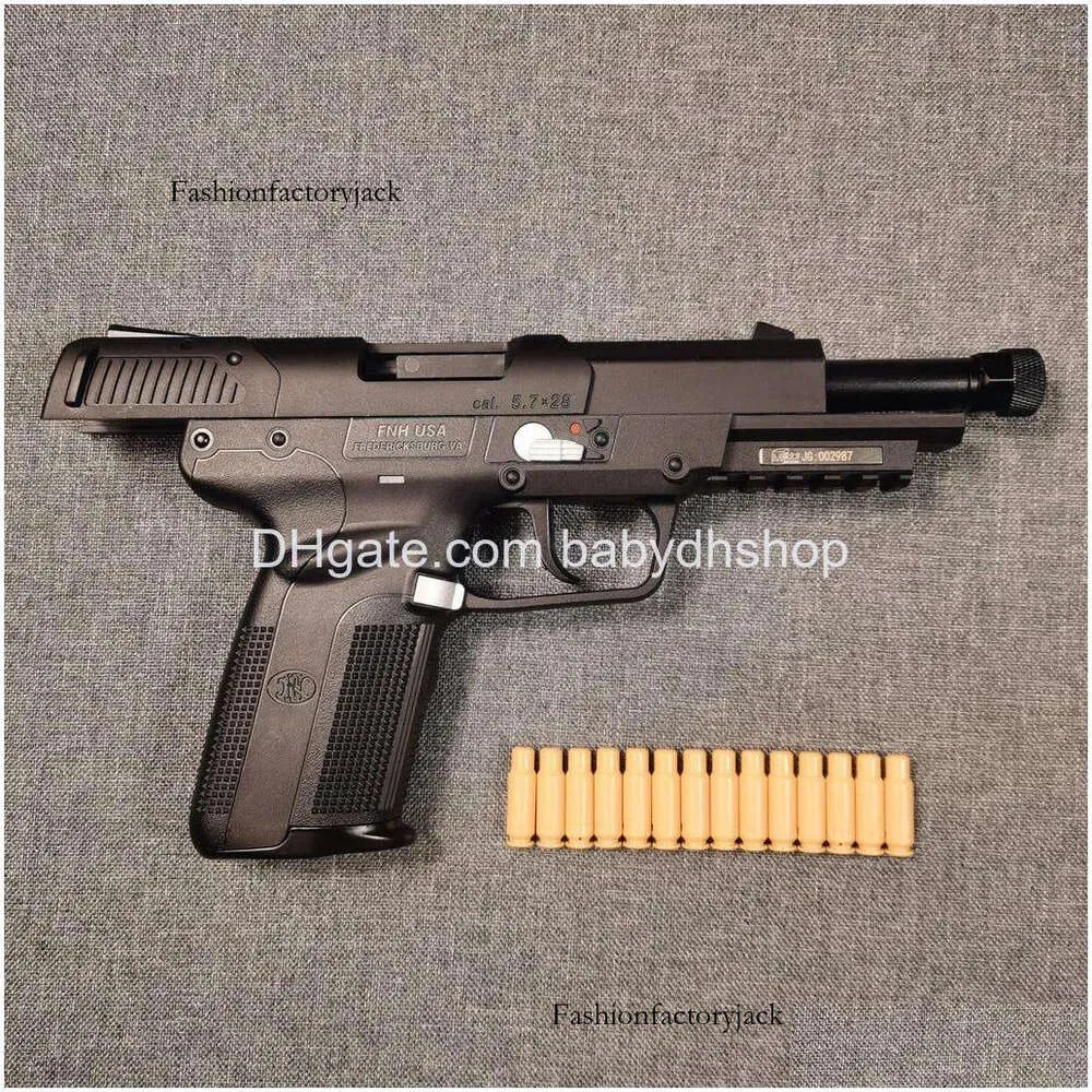 لعبة Gun Toy Toy FN خمسة إلى سبع سبع لاعبين قذيفة قذيفة القذيفة القذيفة مع وظيفة قفل فارغة للأولاد adts اطلاق النار DR DHX7U
