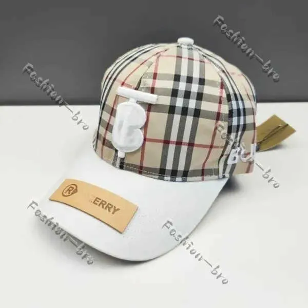 Bur Berry Mode Nieuwe Designer Herenhoed Klassieke geruite baseballpet voor heren Dames High-end luxe pet Retro geruite letter Zonnehoed Emmerhoed Voorzien van hoeden Z539