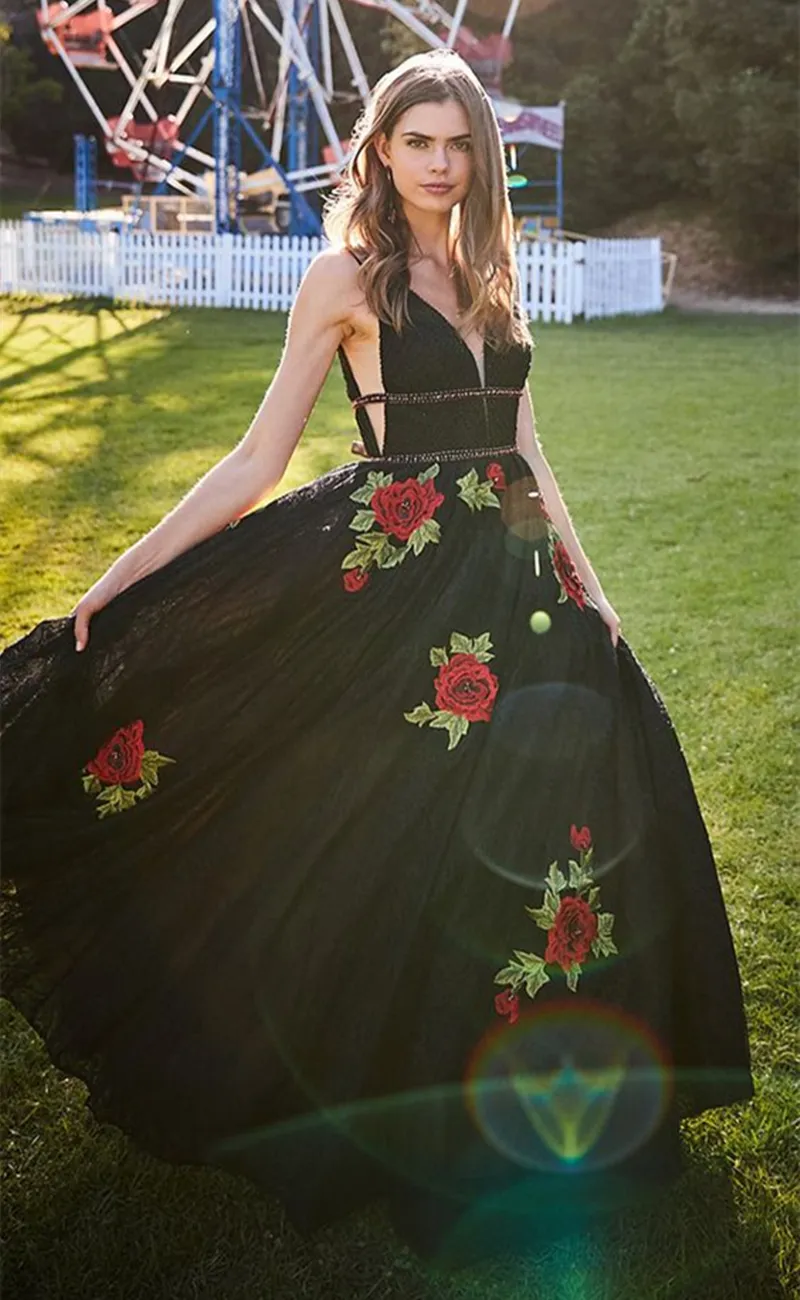 Clássico México Tule Preto Uma Linha Vestido de Noiva Com Bordado Floral Rendas Apliques Com Decote Em V Sem Mangas Longos Vestidos De Noiva Gótico Beading Cristais Sash