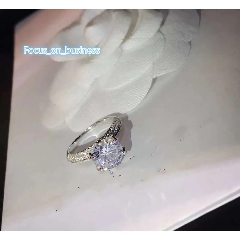 Luxury T Designer Cluster Rings S925 Sterling Silver Big Zircon Full Crystal Wedding Ring For Bridas Loves smycken med låda