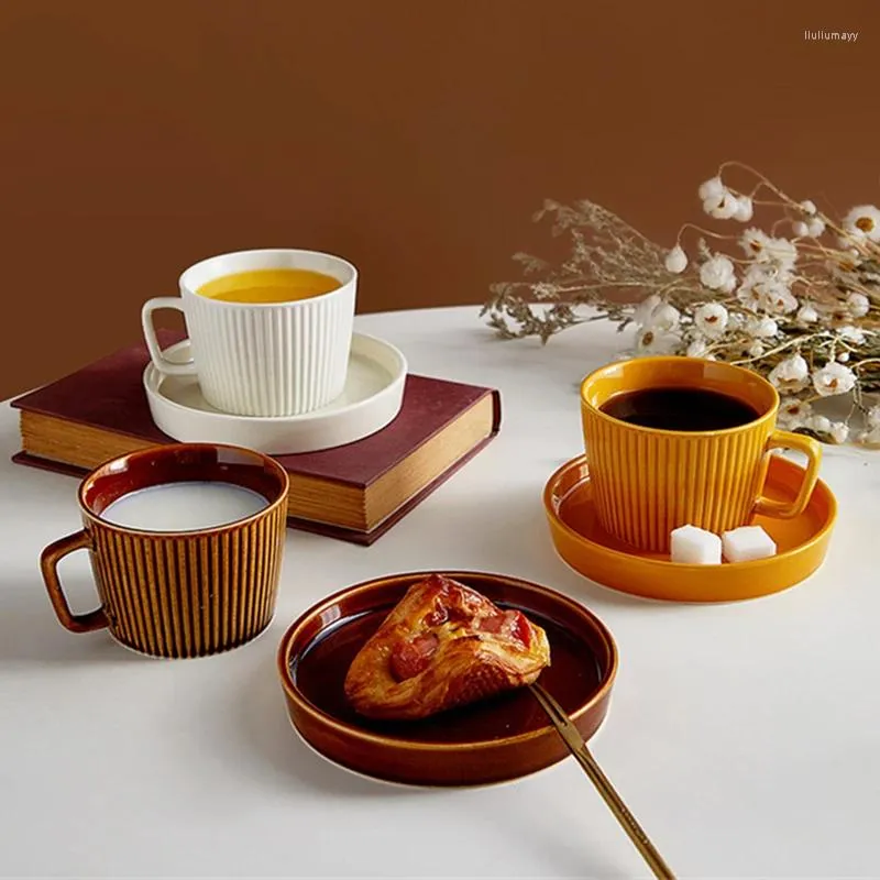 Tasses soucoupes nordique en céramique blanc Vintage tasse à café soucoupe réutilisable rétro thé élégant ensemble de tasse à thé d'eau de lait décor à la maison mignon