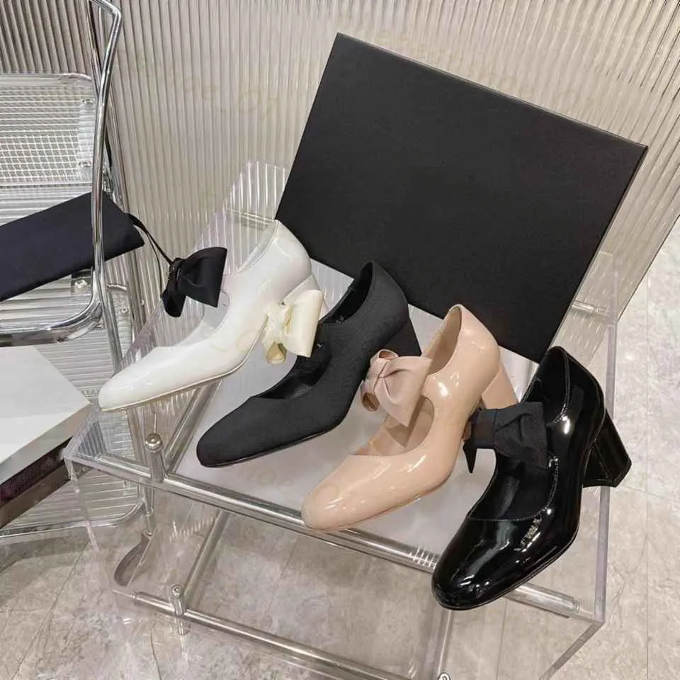 Scarpe eleganti firmate Marchio classico Punta tonda Vera pelle Tacco largo Tacchi alti Donne alla moda Primavera Autunno Fiocco decorato Scarpe Mary Jane