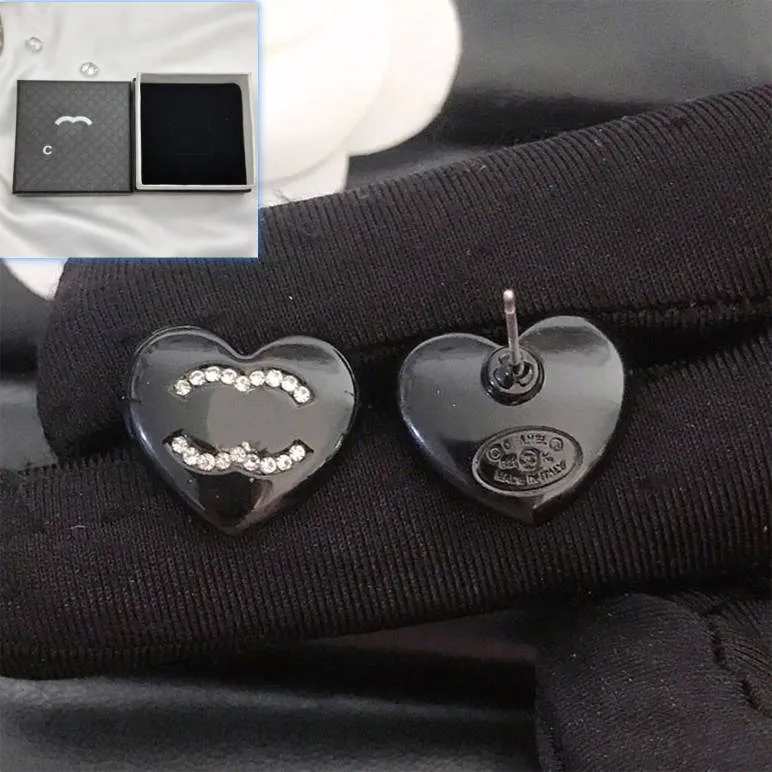 Boucles d'oreilles en forme de cœur noir pour femmes, boîte élégante, cadeau classique avec timbre, bijoux de haute qualité, Boutique