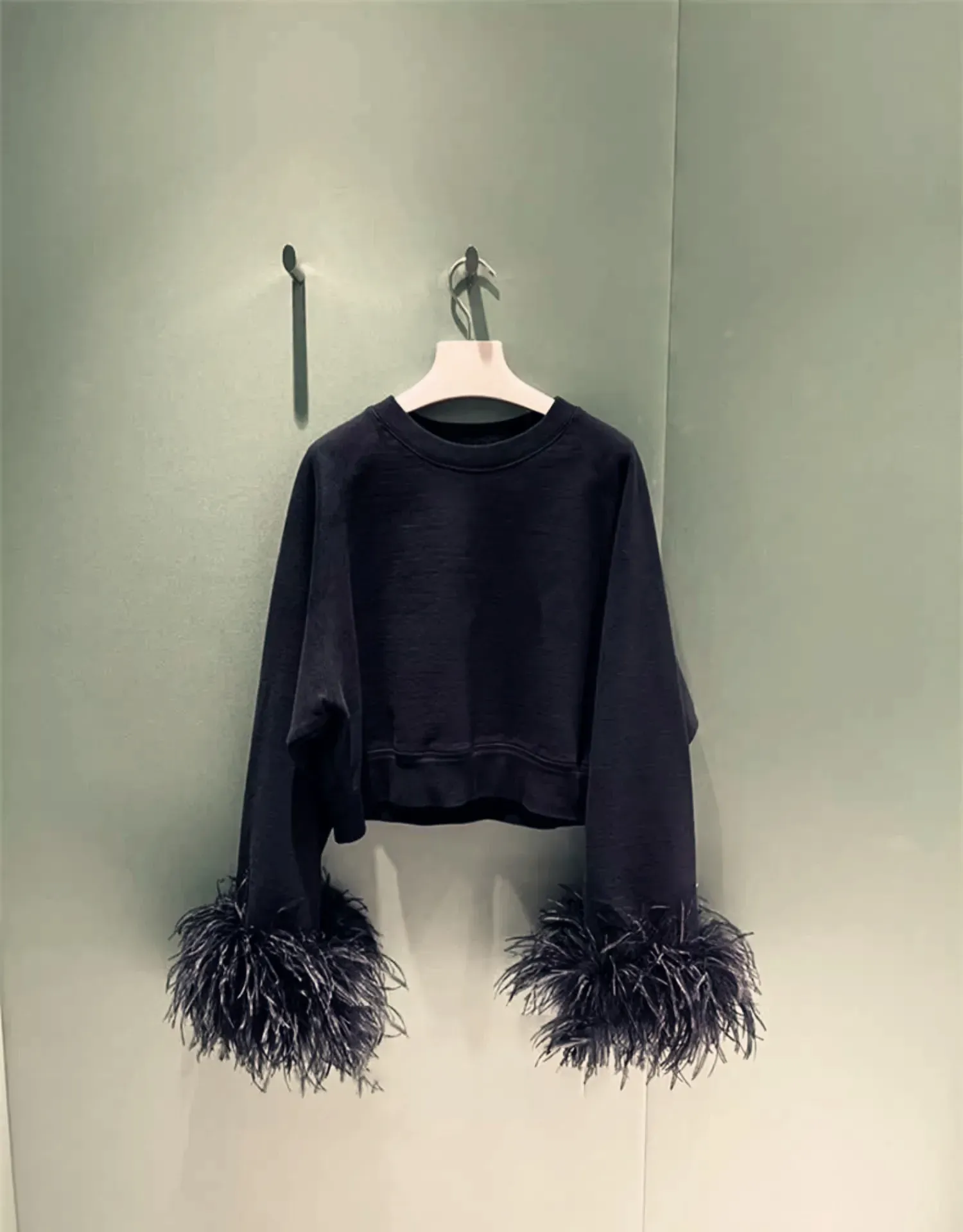 Whitney Wang Designer Style 2024 Spring Fashion Streetwear Puffy Real Ostrich Feathers Cuff Sweatshirt Women Pullover