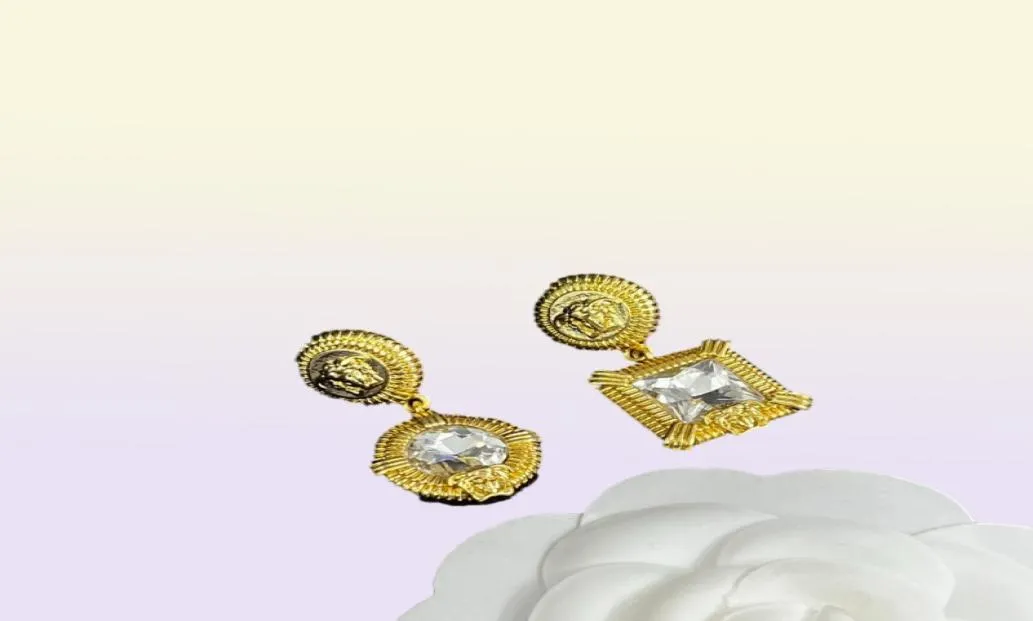 Fashion Basilisk Square Crystal Pendants kvinnors armband halsband studörhängen set mässing 18k guldplätering damer designer smycken ve-8n19934789