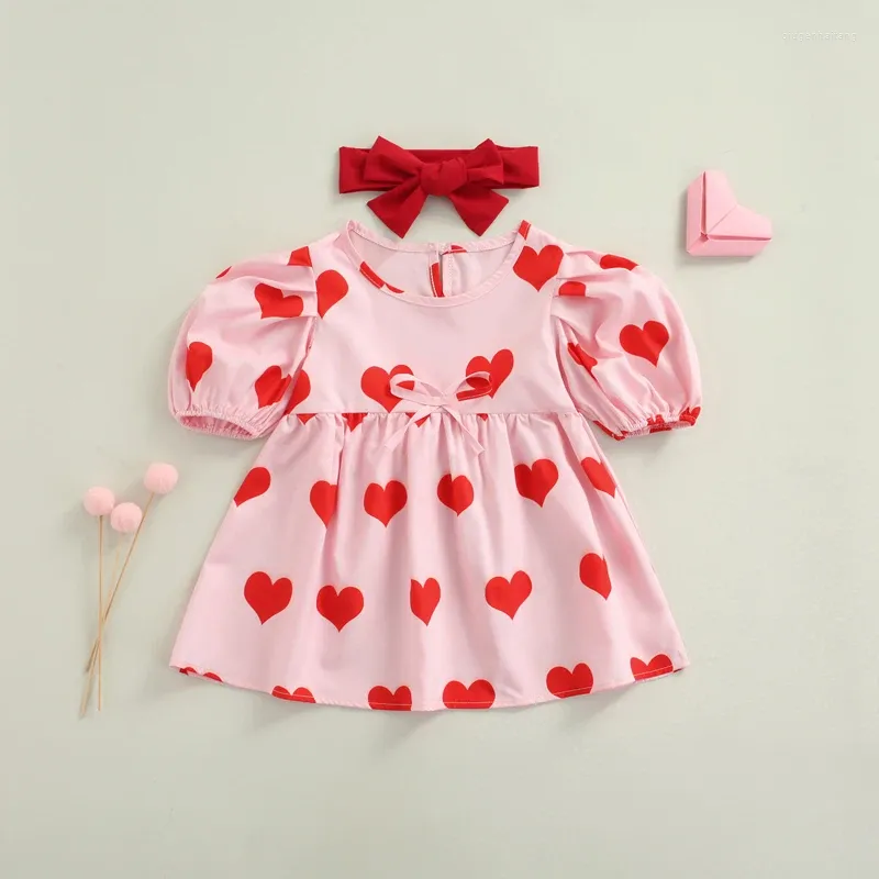 Sukienki dla dziewczynek 2PCS Born Baby Girls Sukieit Suit Toddler Puff krótkie rękaw Miłość Drukuj łuk