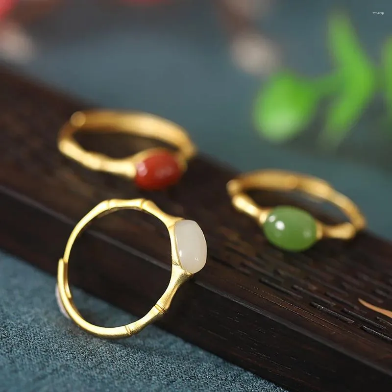 Klaster pierścieni naturalne Jade Bamboo Woman Luksusowy złotą złotą biżuterię w stylu vintage Regulowany czerwony agat dla pary modnych akcesoriów