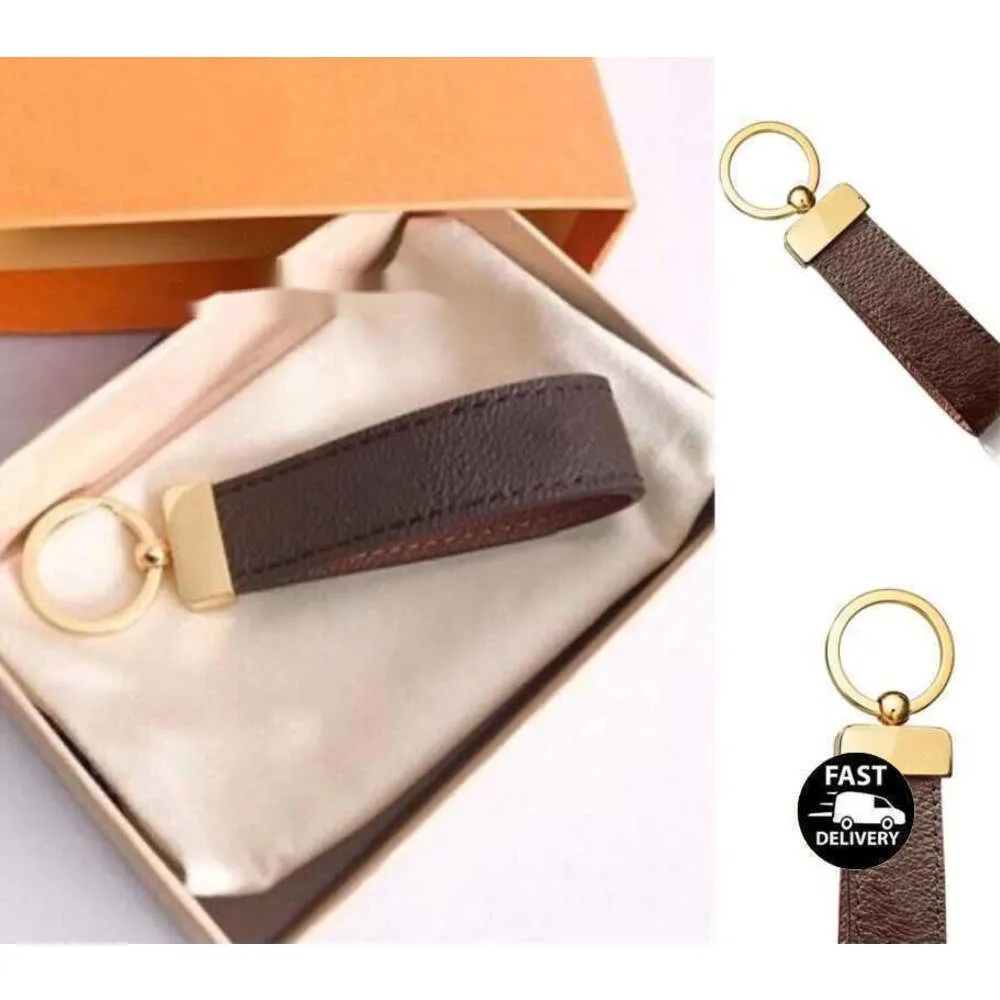 Keychains Lanyards 2023 Designer Keychain Key Chain Buckle Keychains Lovers Handgjorda läder Keyring Pendant Accessories 5 Färg med Box Dust Bag1