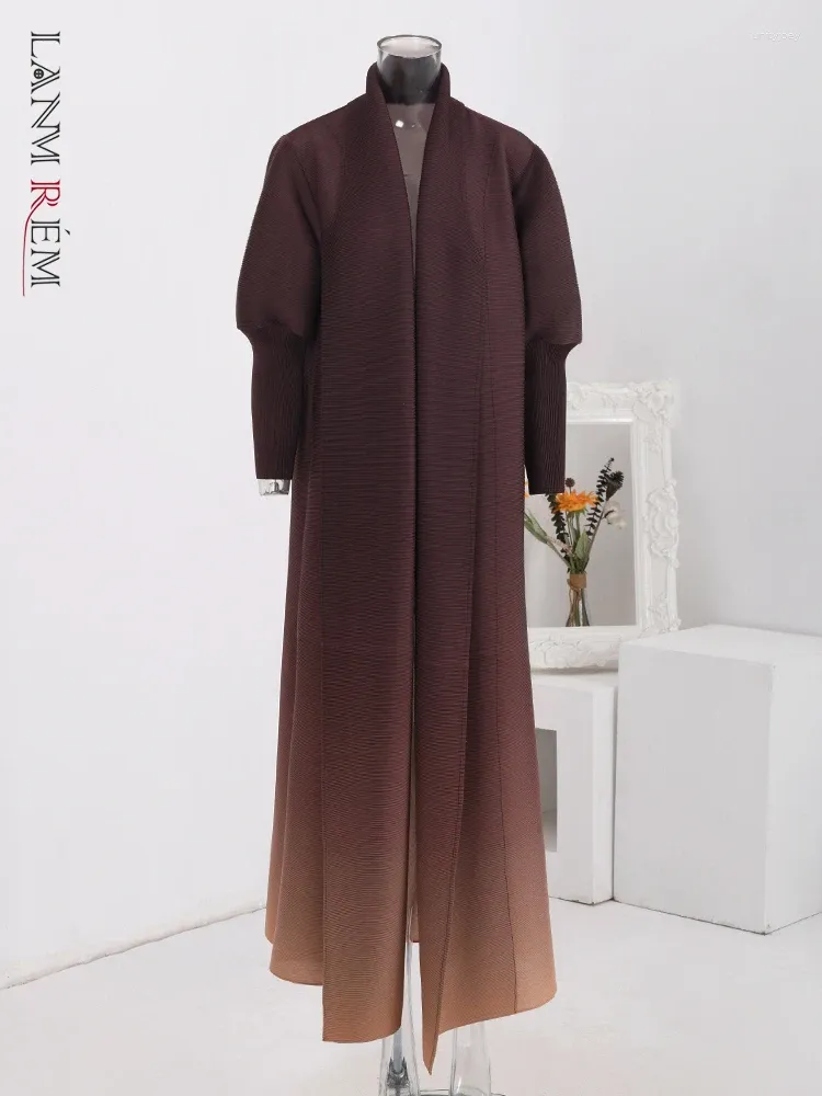 Kadın Trençkotları Lanmrem Vintage Gradient Pileli Uzun Ceket Kadın Eşarp Yakası Gevşek Rüzgar Dergisi Moda 2024 Bahar Giyim 32C414