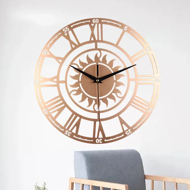 Zegary ścienne Vintage Design Rzymskie słońce wiszące zegar Mute Watch Dekoracyjna cicha czarna na studia sypialni na studia Indoor Special Decor