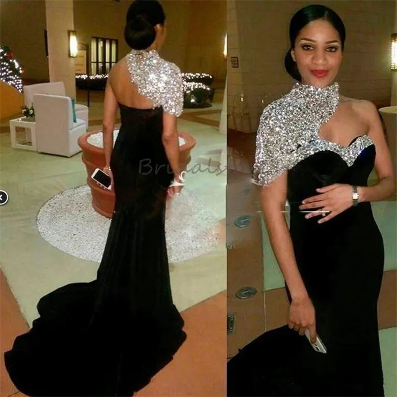 Rhinestone Mermaid Black Prom Dress High Neck Short Sleeves Velvet Black Girls Evening Dress Sexy Backless Sweep Train Formal Dress Vintage Birthday Gowns Elegant