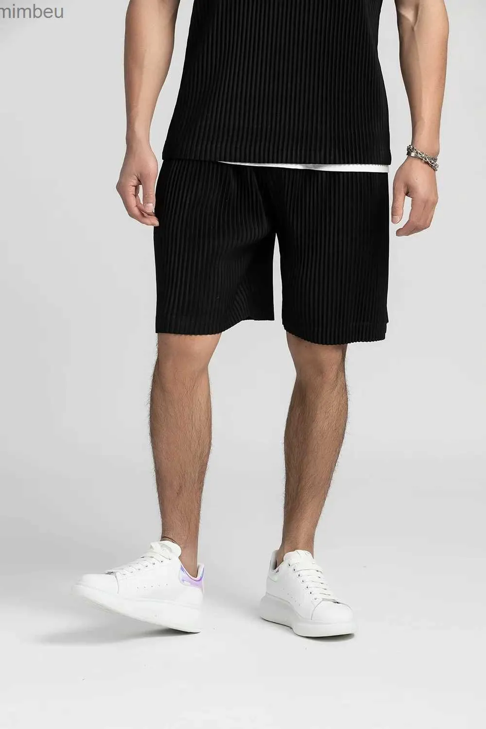 Männer Shorts Miyake Plissee Shorts Für Männer Kleidung Lose Beiläufige Shorts Sommer Kleidung Für Männer Gym Sport Shorts Männer drstring PantsL240111