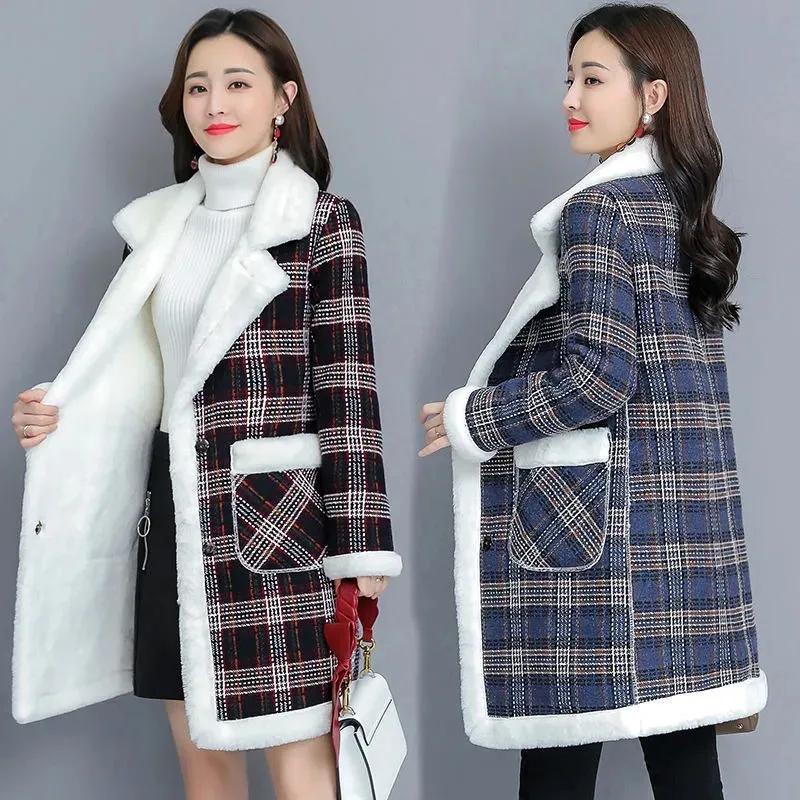 2024 Winter Neue frauen Winddicht Jacke Künstliche Kaschmir Wolle Mantel Plaid Dicken Samt Mittellange frauen Wolle Stoff mantel 240112