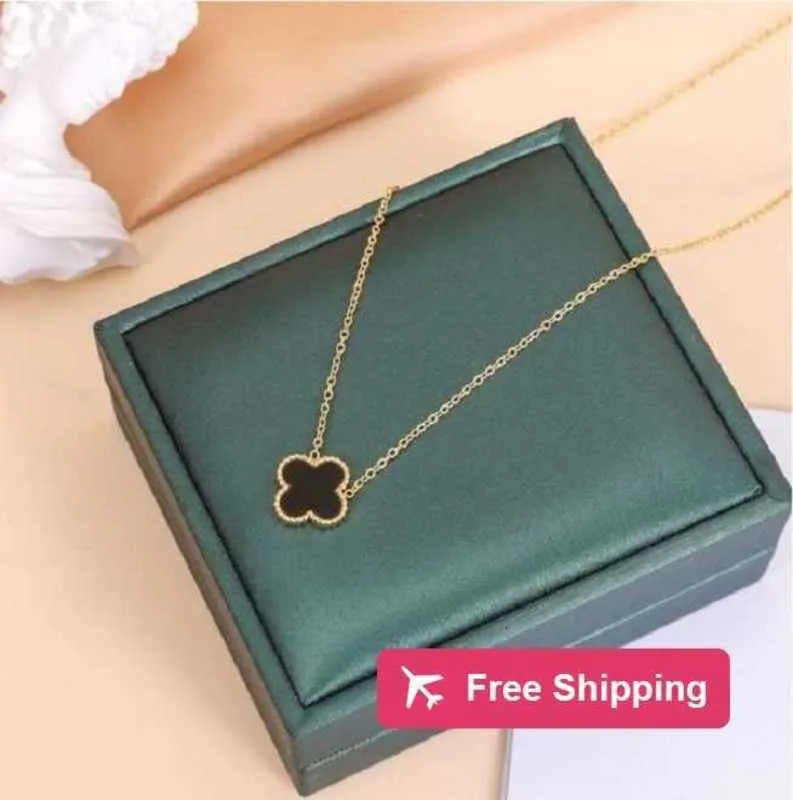 Pendant Necklaces 18K Gold Plated clover Necklaces Luxury Designer Necklace Flowers Four-leaf Clover Fashional Pendant Necklace Wedding Party Jewelry 13Y1