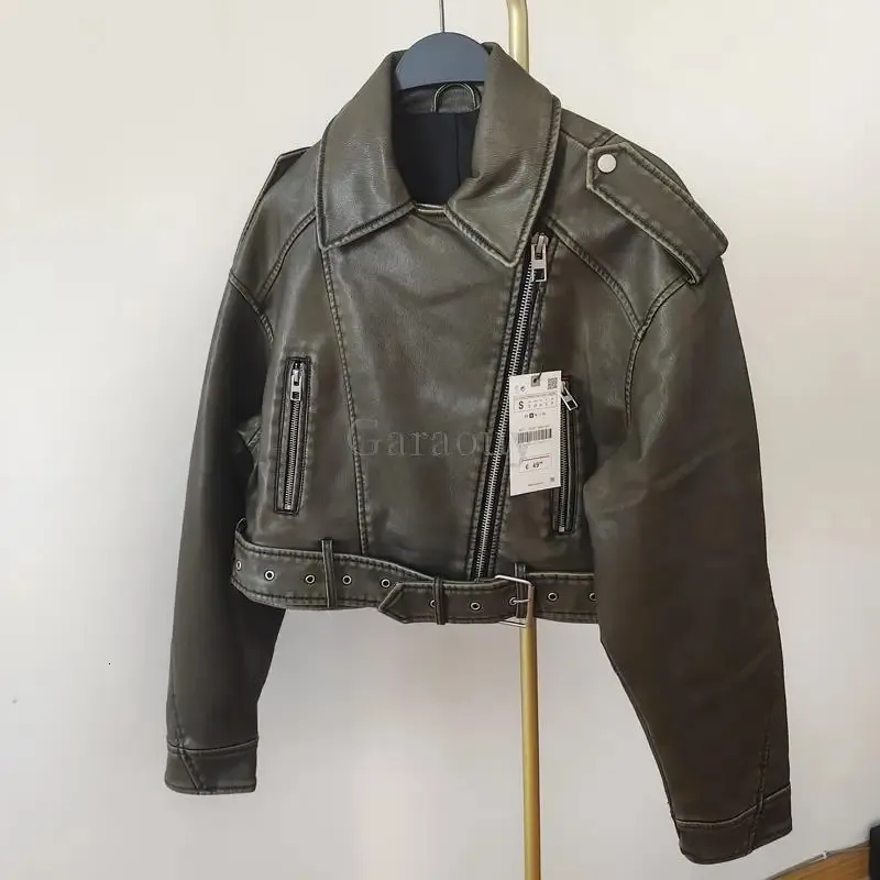 ジャケット・アウター ROUND SHORT FAKE LEATHER JACKET Jhichic Women's Faux Leather Textured Short Moto Jacket Zip