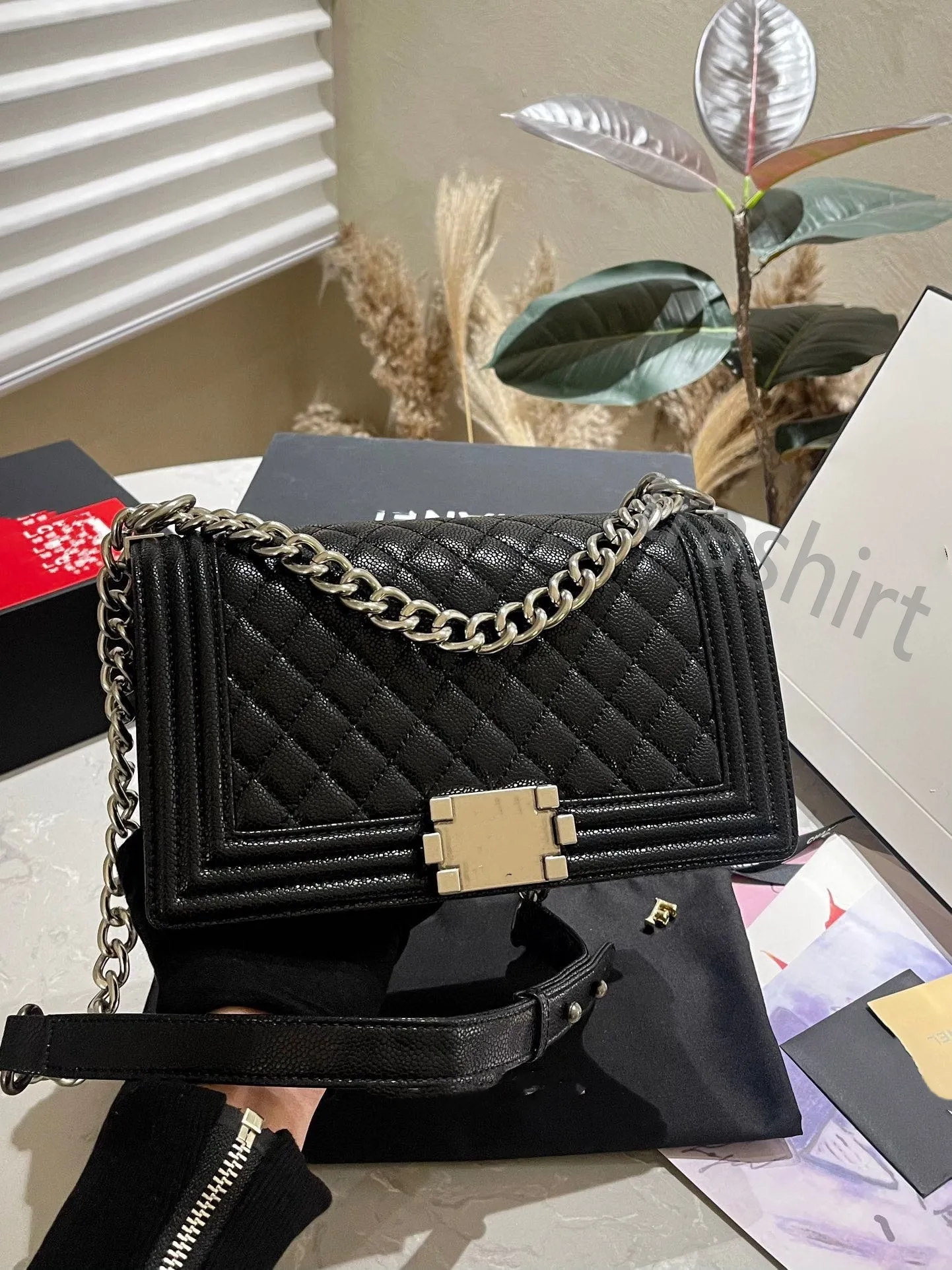 10A Mirror Quality Designer Medium 25cm Boy Bag Womens Classic Flap Quilted Purse Luxury Caviar Lambskin Handbag Top Tier Crossbody Black Shoulder Chain channel