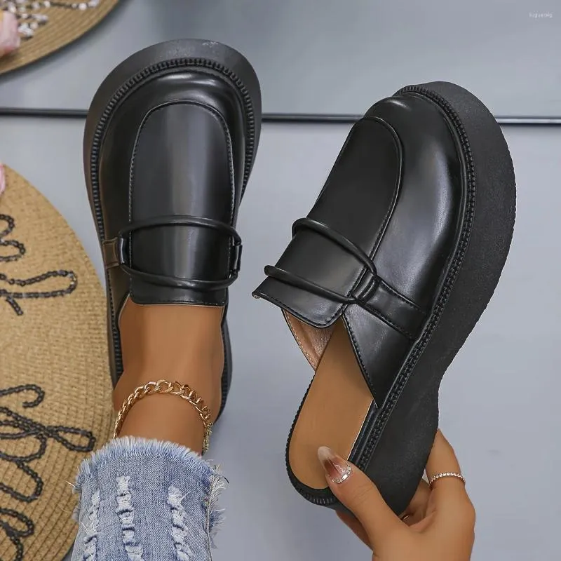 منصة اللون الصلبة الصلبة للسيدات قسيمة غير رسمية على أحذية الصيف مريحة