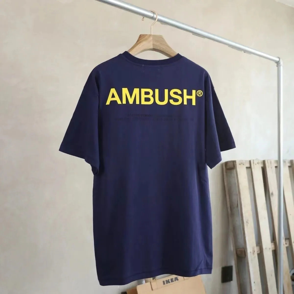 Designer Mens Ambush maglietta con maglietta corta Lettera torace riflettente Tshirt Basic Designer Magliette uomini e donne Coppia Tops cime c11 576