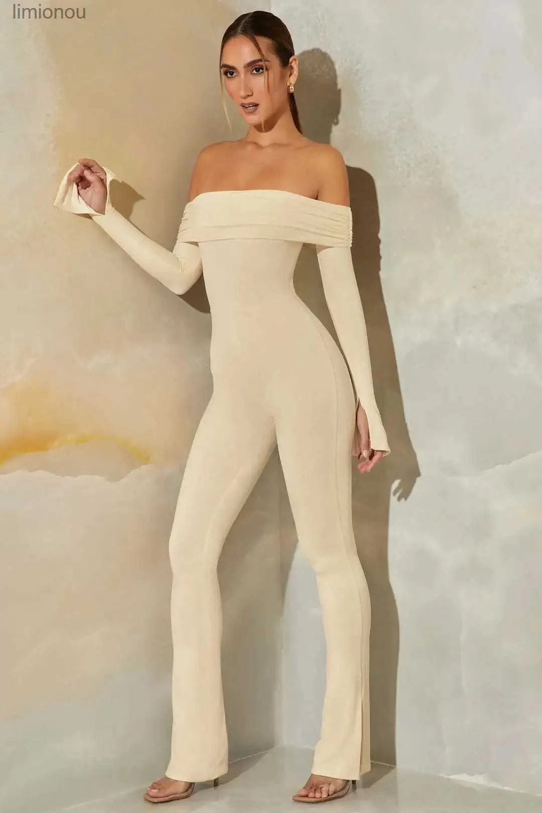 Combinaisons pour femmes Barboteuses élégantes Micro Flare combinaison femme manches longues couleur unie mince épaule dos nu femme SiameseL240112