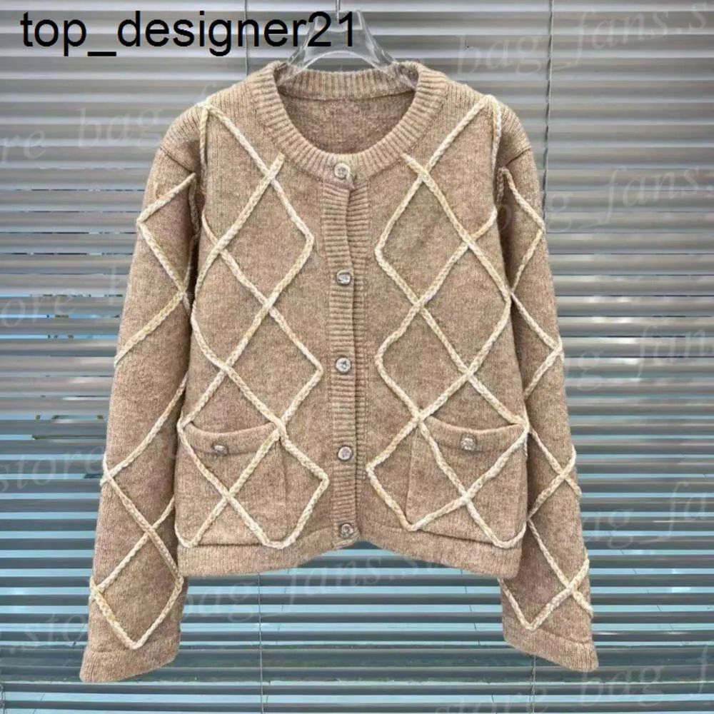 Nuevo 2024SS Diseñador Cardigan con botón Mujer Moda Marca Suéteres de punto Invierno Cálido Outwear Estilo vintage Gris Navidad para mujer suéteres