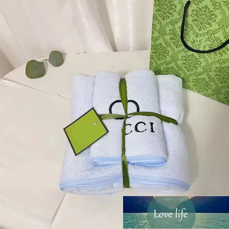 Prosty designerski zestaw ręczników kąpielowych