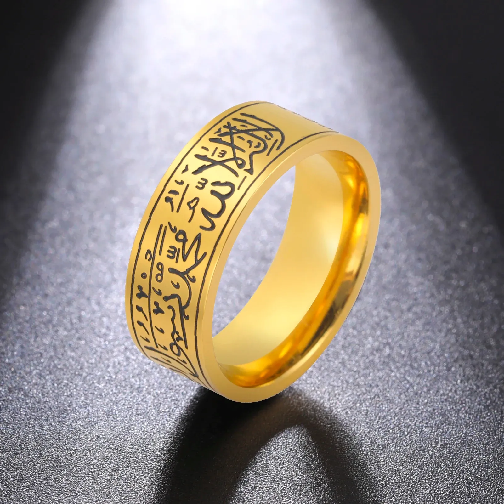 Anello musulmano Allah inciso in oro giallo 14 carati 8 mm Anelli per dito larghi Parole halal Muhammad Corano Gioielli islamici per donna Uomo