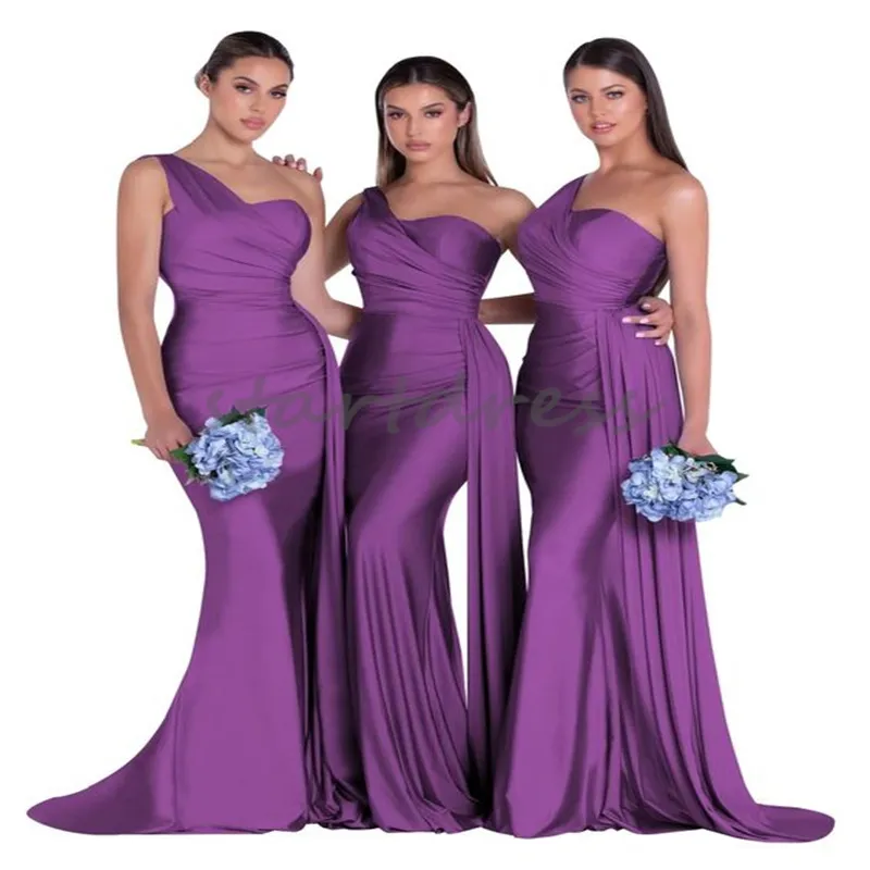 Elegant en axel brudtärna klänning 2024 plus size sjöjungfru satin maid of Honor klänning lila svart silver golvlängd bröllop gästklänning med tåg kväll prom