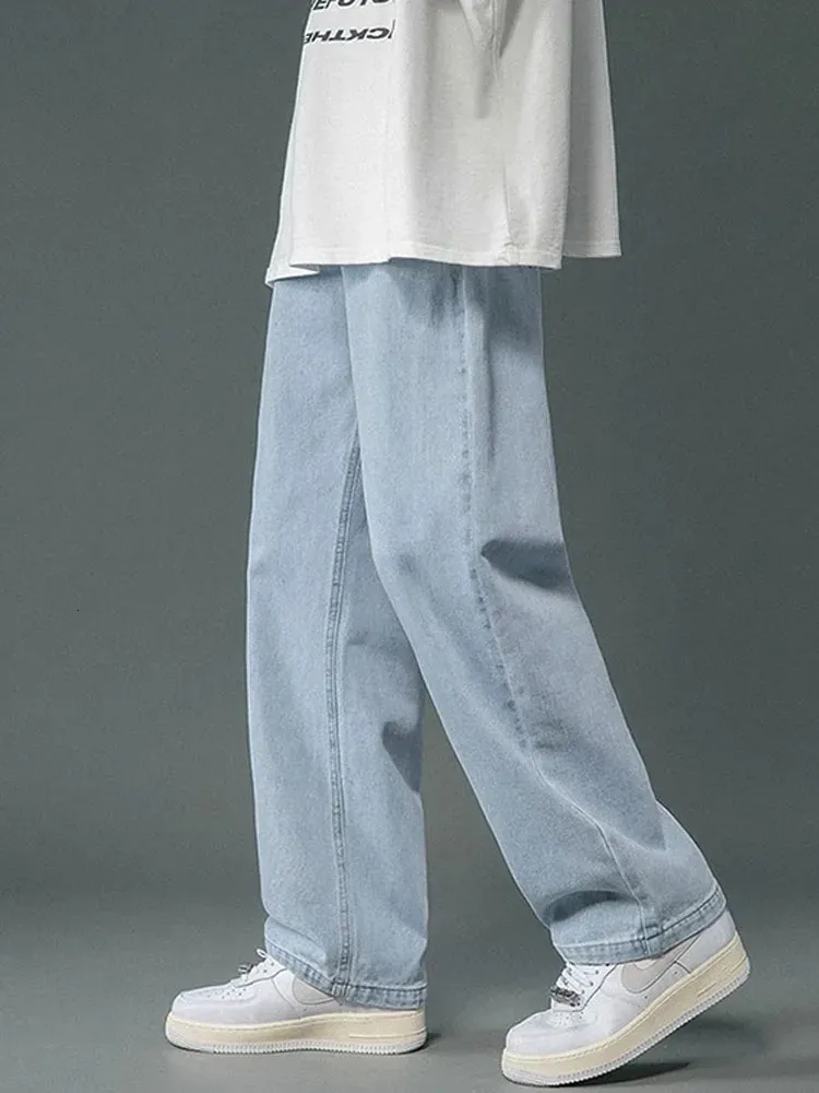 Streetwear baggy jeans män koreansk mode lösa raka breda ben byxor man varumärke kläder svart ljus blå vit 3xl 240111