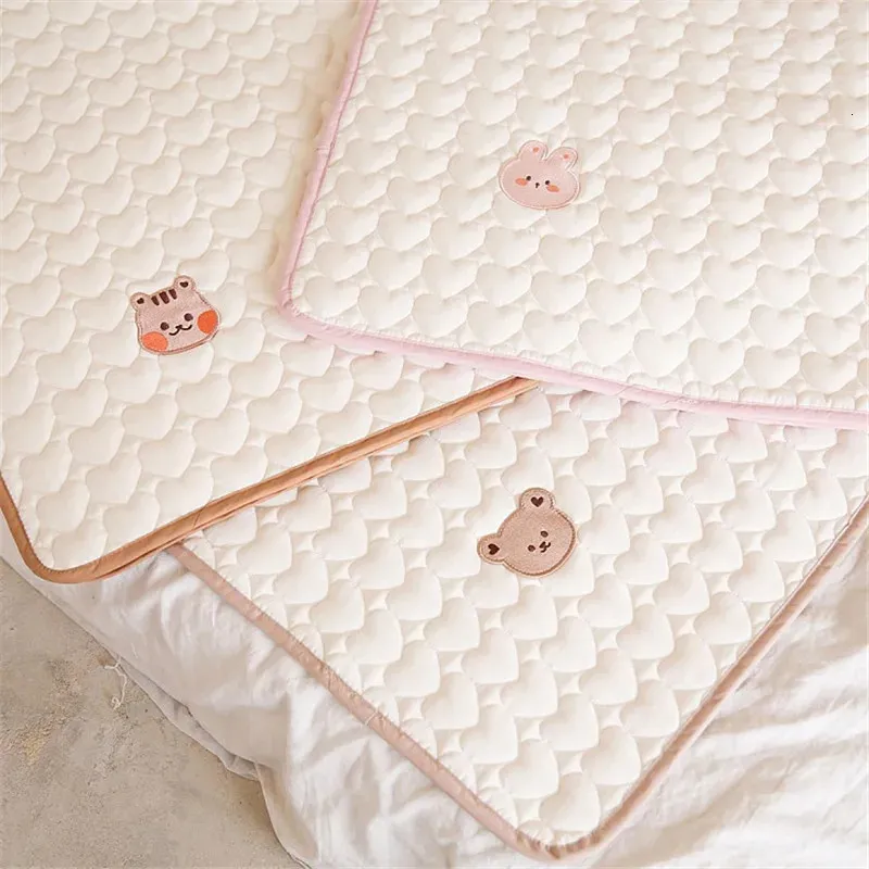 Korean Bear Bunny Embroidered Baby Diaper Changing Pad Washable Waterproof Children Mattress 240111