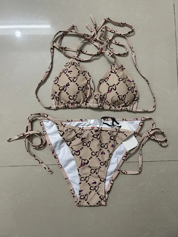 Tasarımcı Kadın Moda Tasarımcı Bikinis Mayo Kadın Mayo Teşhes İki Parçalı Tasarımcı Bikini Top Seksi Kadın Mayoları Plaj Yüzme Giyim KK300 RD31