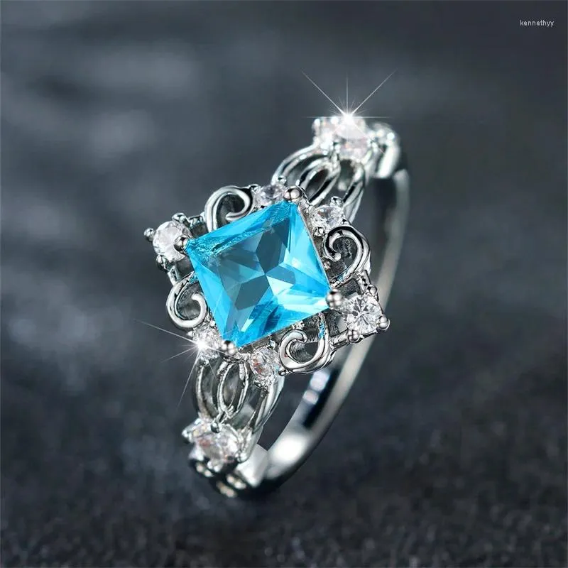 Anneaux de mariage mignon femme bleu clair zircon pierre anneau à la mode couleur argent carré fiançailles pour les femmes mariée bijoux cadeau