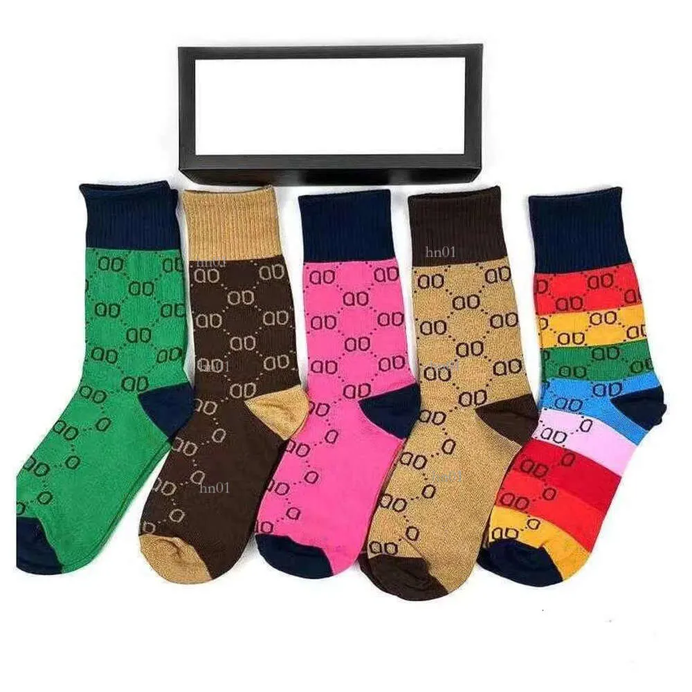 Designer-Modesocken für Herren und Damen, fünf Paar, Luxe-Sport-Winter-Buchstaben-bedruckte Socken-Stickerei, Baumwolle, Mann und Frau, 389