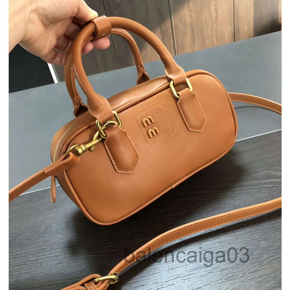 Designer mui mui skål väska handväska strand korsbody den tote axel väska lyx mode man kvinna bokstav brun läder messenger makeup rese miui miui väska