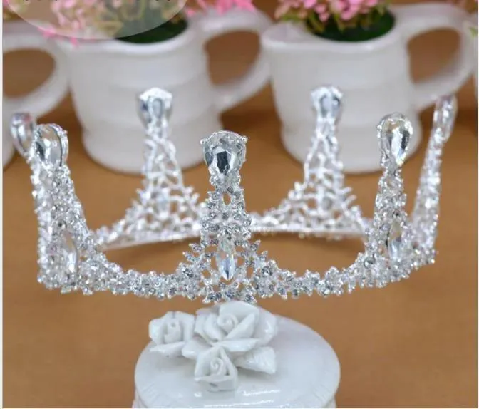 Headpieces European and American luxurious retro cake crown Queen's silver crowned crown bride