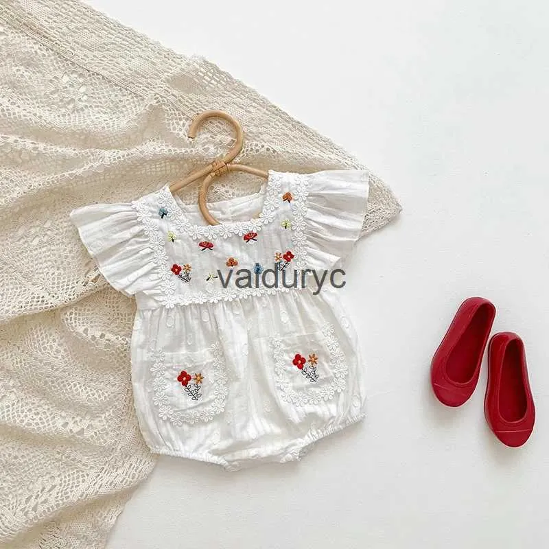 Rompers 2023 Zomer Babymeisjes Kleding Flare Sleeve Baby Bodysuit Borduurwerk One Piece H240506