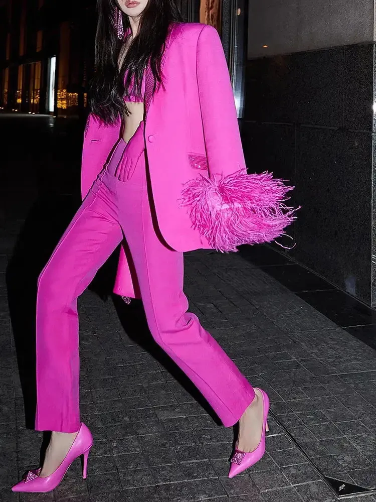 Costume pantalon rose avec plumes d'autruche, ensemble de veste de costume de luxe à la mode, avec col châle et diamants véritables, 2023, 240112