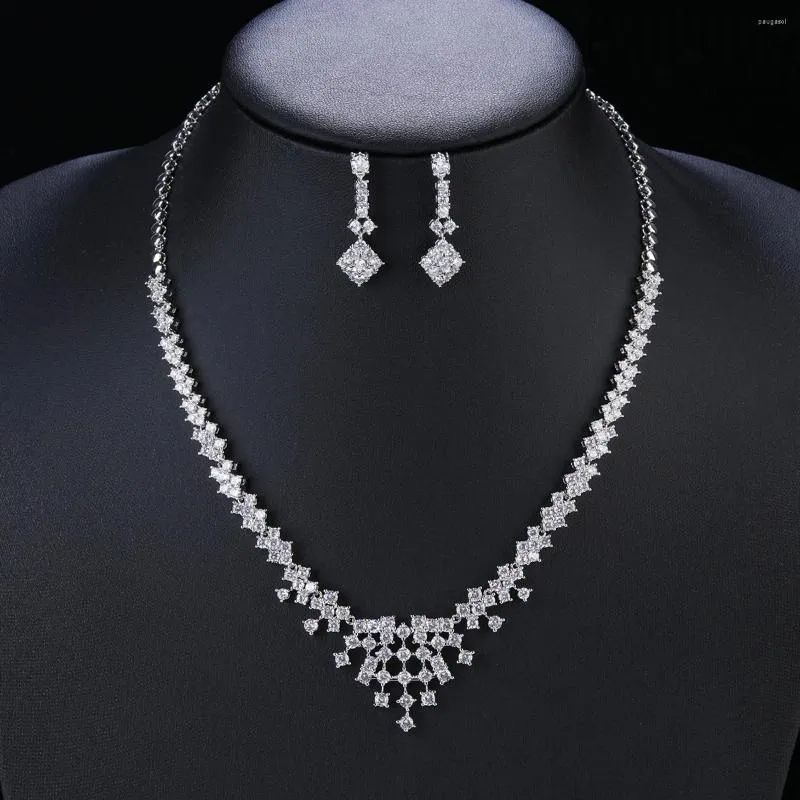 Ensemble de boucles d'oreilles et collier pour femmes, bijoux simples en cristal et zircone cubique, accessoires de mariage, CN10750