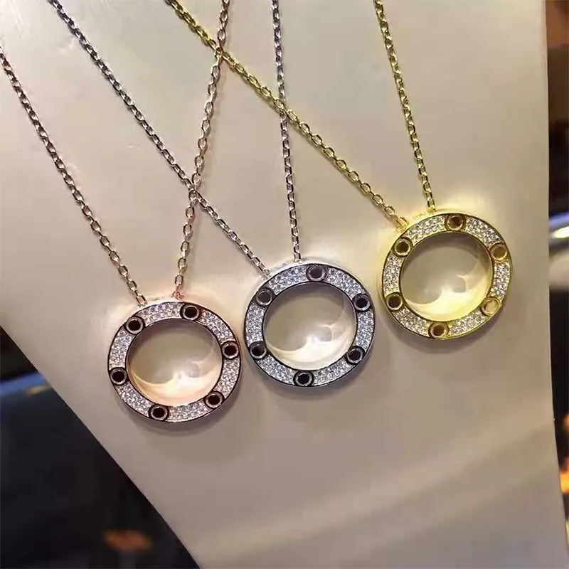 Luxury Full Diamond Designer Pendant Necklace Brand Classic Couple Crystal Love for Men and Women High Quality 316L rostfritt stål smycken IMN4