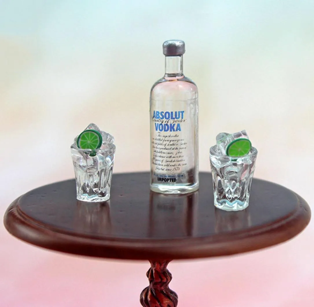 112 Dollhouse Miniature Accessories Mini Resin Vodka Bottle Wine Glass Set Simulation Drink Model Toy for Doll House Decoration1943732