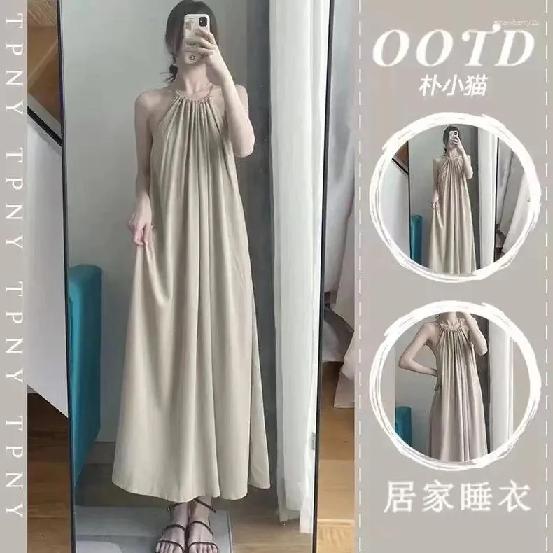Kvinnors sömnkläder 2024 Koreansk minimalistisk stil tryckt stickad vinter varm sovande kjol Löst en linje hals
