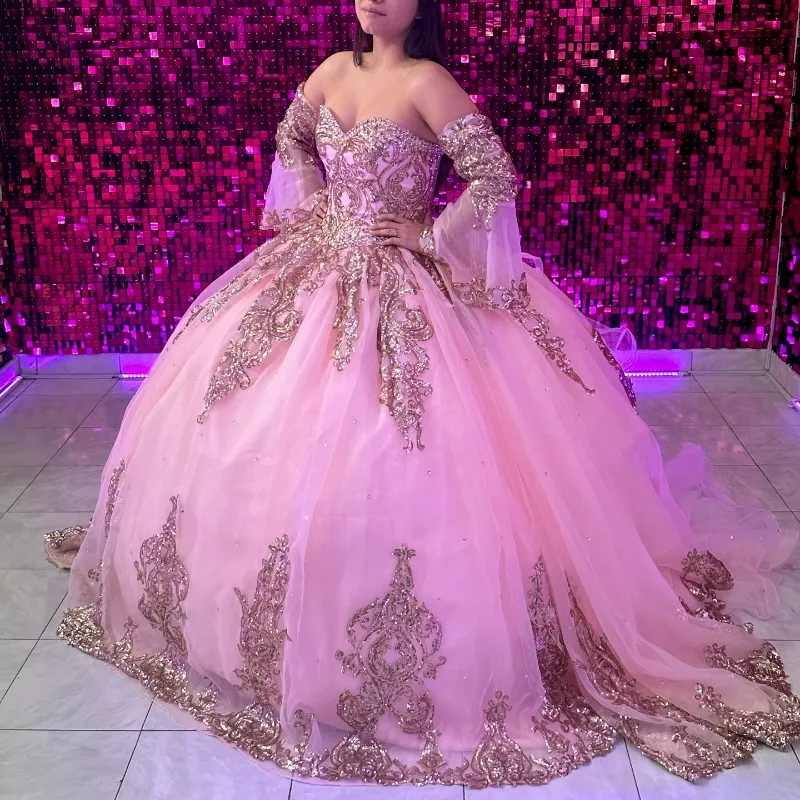 Rosa quinceanera klänningar bollklänning födelsedagsfest klänning långärmad guld applikation spets söt spets upp 15 16 klänning vestidos de quinceanera
