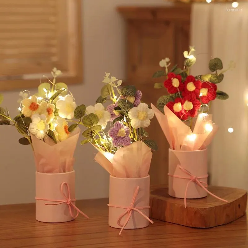 Dekorative Blumen Gehäkelter Blumenstrauß Handgestrickter Puff mit LED-Lichtschnur Gestrickt Künstliches Valentinstagsgeschenk Hochzeitsgäste