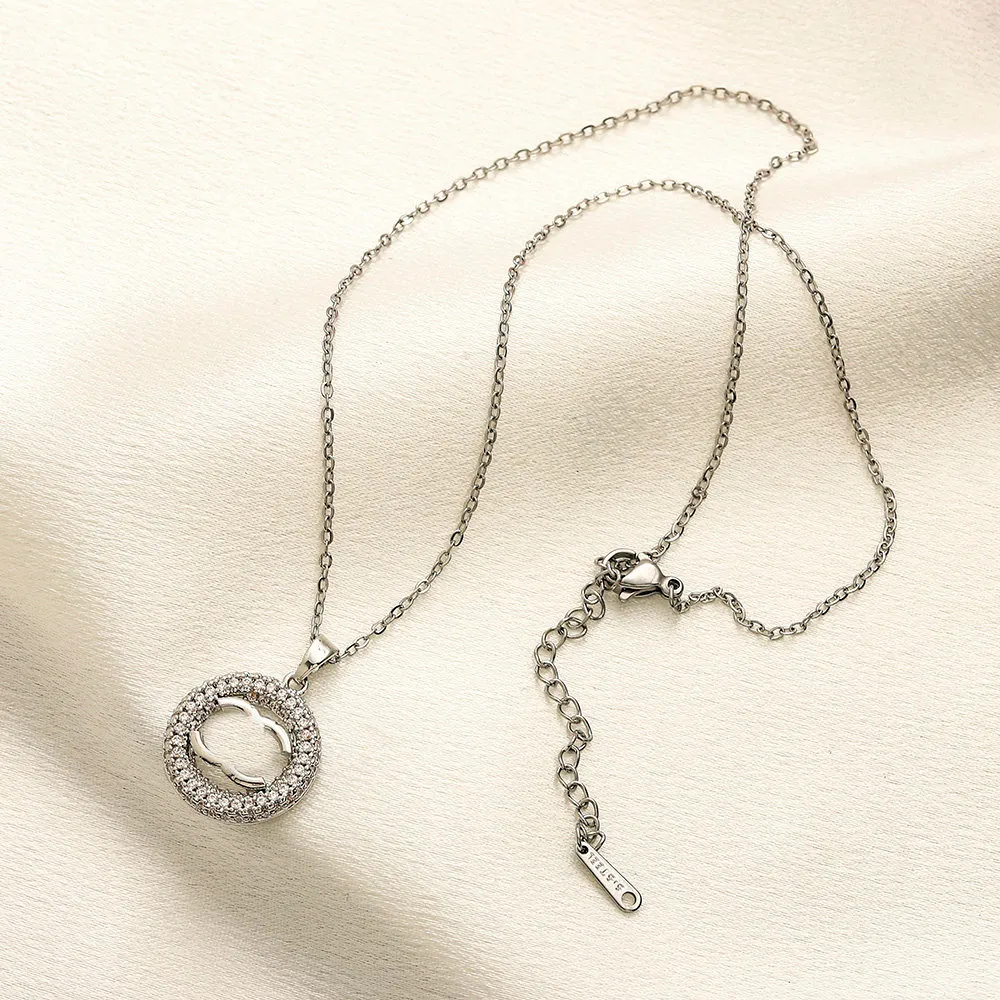 Designer Necklace 18K Gold Plated Necklaces Choker Letter Diamond Pendant Necklaces Fashion Womens Necklace Pendant Jewelry Accessories