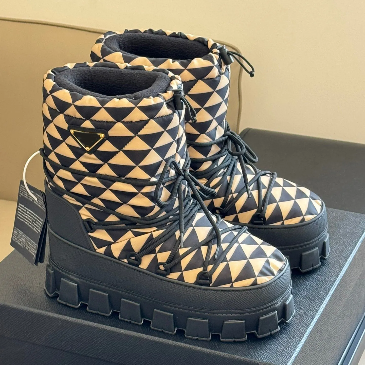 Designer-Schneestiefel, hochwertiges Nylon, Après-Ski-Bootie, Gabardine-Stiefel, Damen, Slip-On, klobiger Winter, warmes Fell, Dreiecks-Booties, Schuhgröße 35–41